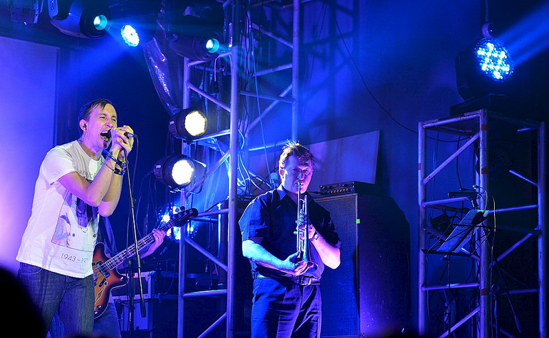 click for enlarge 1000 X 616 183.1 Kb picture