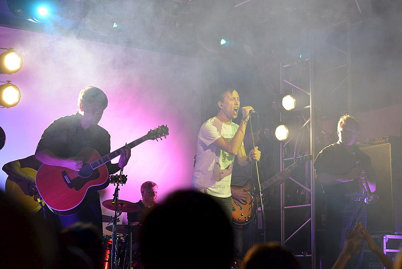 click for enlarge 1000 X 668 126.3 Kb picture