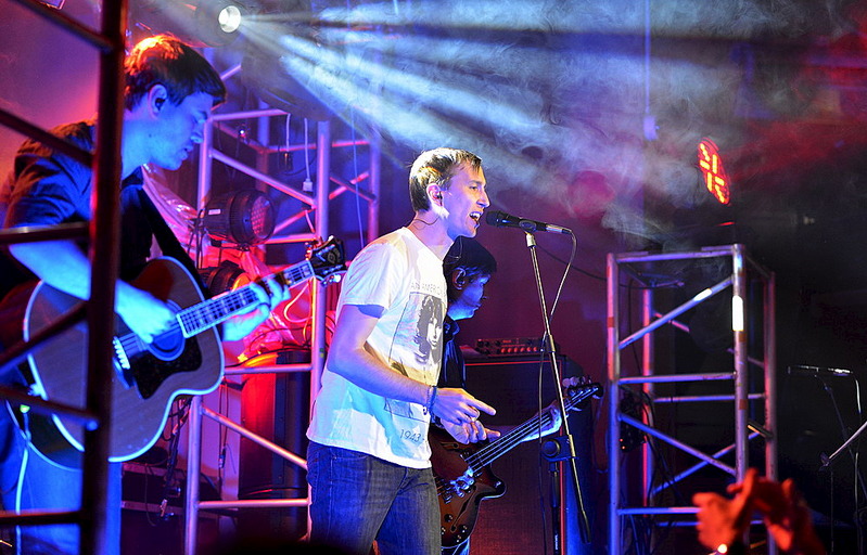 click for enlarge 1000 X 641 203.2 Kb picture