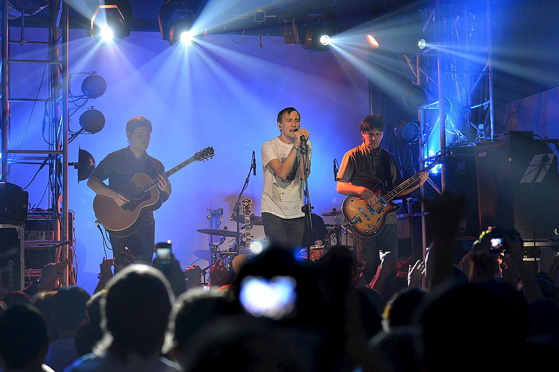 click for enlarge 1000 X 665 165.8 Kb picture