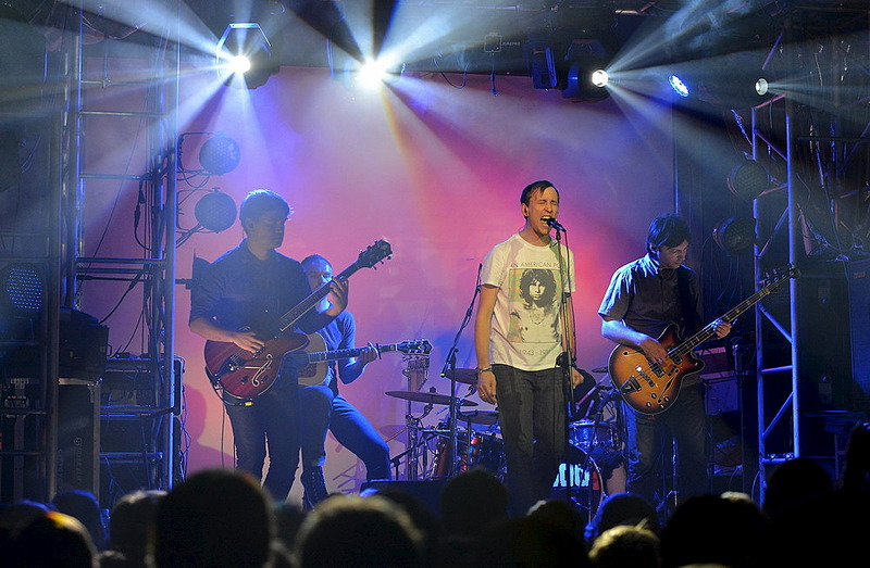 click for enlarge 1000 X 654 175.4 Kb picture