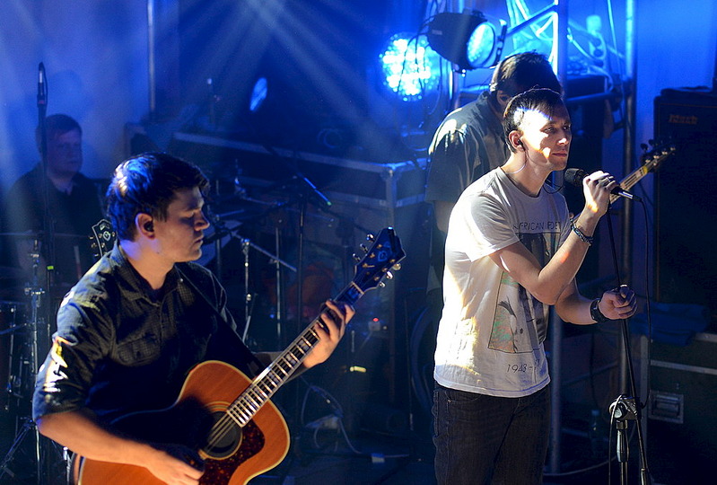 click for enlarge 1000 X 676 176.3 Kb picture