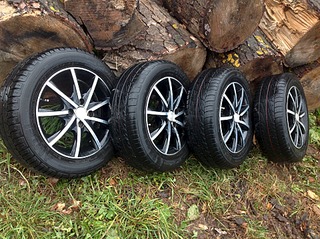 1920 X 1434 967.6 Kb 1920 X 2570 825.0 Kb 1920 X 1434 746.9 Kb     ()