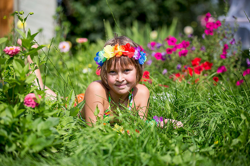 1200 X 800 278.7 Kb  Tamron 70-200 2.8 Canon (   Canon 50 1.4)