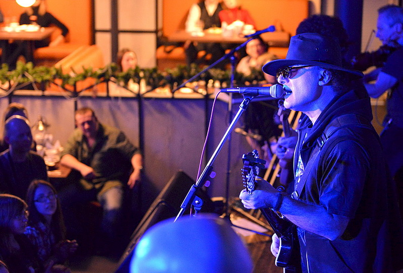 1000 X 678 196.9 Kb 02.12 -   '' @  [' ']