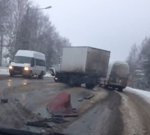 496 x 447 455 x 546 500 x 571 506 X 683 77.4 Kb 06.12.2013 Поселок Италмас, логан vs грузовик.