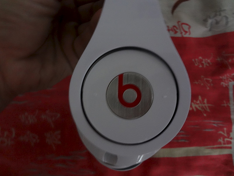 1920 X 1440 364.3 Kb 1920 X 1440 395.0 Kb   Beats Studio White ()