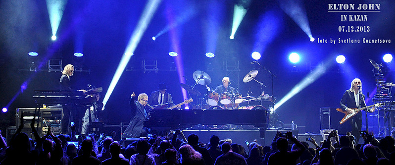 1920 X 800 565.8 Kb Elton John @   @ 7  @ 