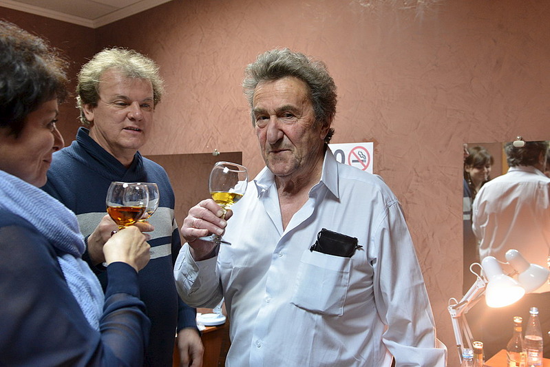 1000 X 667 165.7 Kb взгляд со сцены