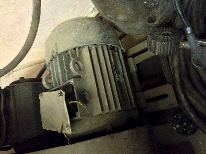 1920 X 1440 577.3 Kb 1920 X 1440 623.5 Kb В мото школе сломался компрессор.Кто обещал помочь?