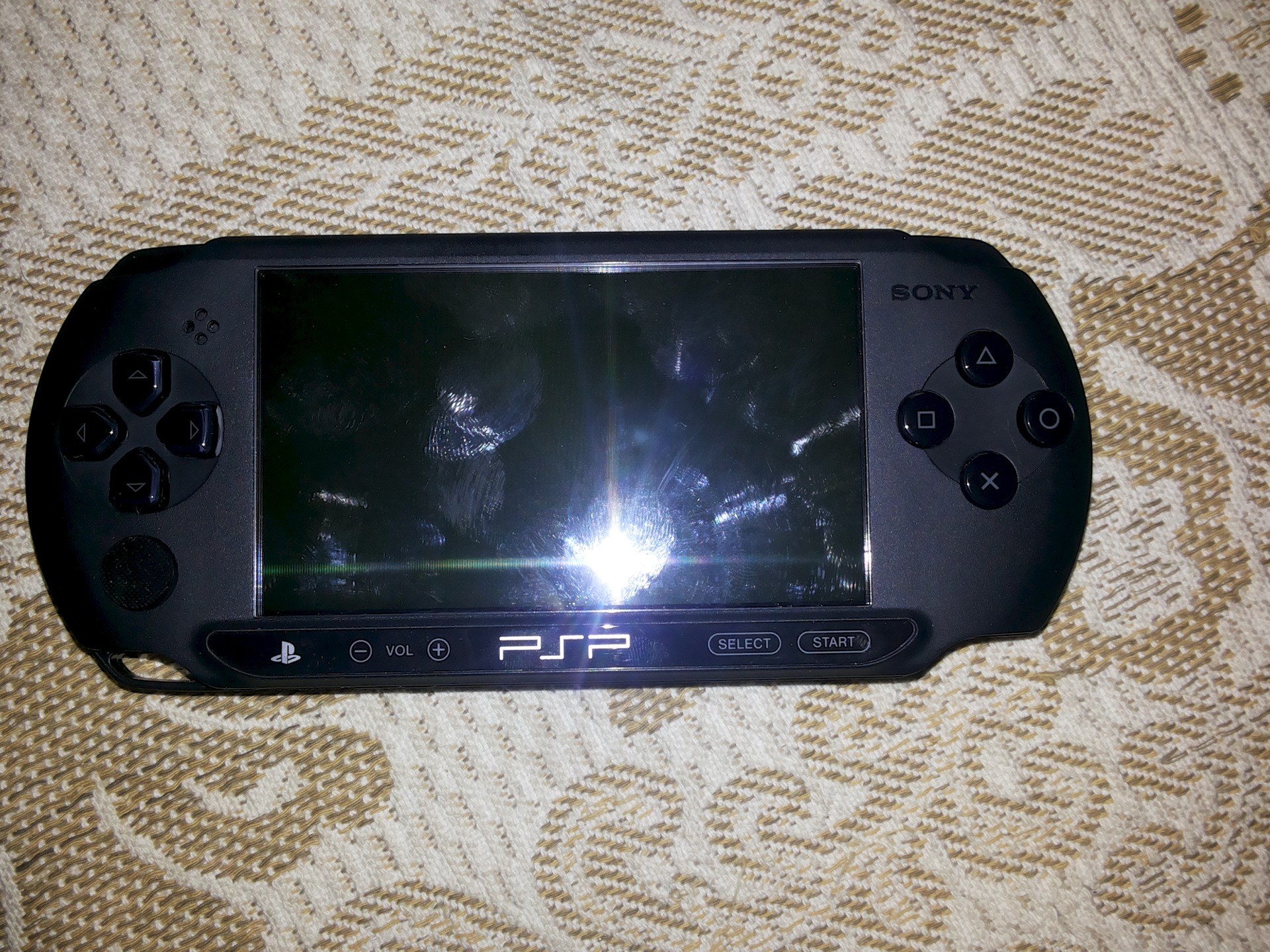Продам PSP E 1008