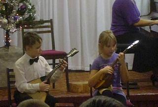 926 X 626 98.8 Kb выбираем инструмент в музыкальной школе.