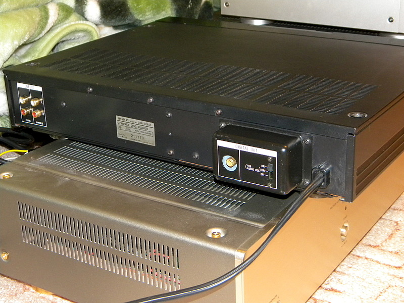 1920 X 1440 652.8 Kb 1920 X 1440 576.4 Kb  Sony 553 ESD