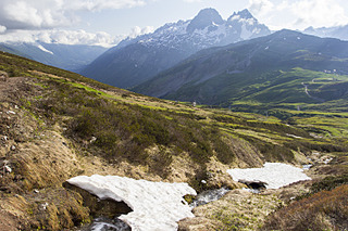 1500 X 1000 711.5 Kb 1500 X 1000 585.4 Kb 1280 X 853 889.1 Kb   ? (    )