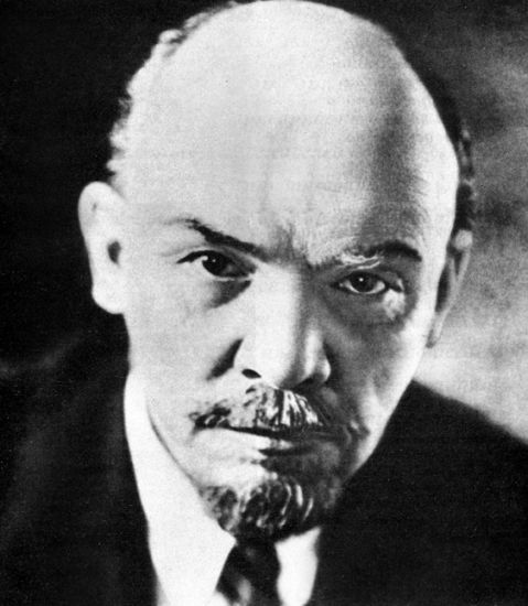 479 x 550 Ленин - красный император
