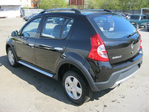300 x 225 560 X 420 49.6 Kb .    Sandero Stepway
