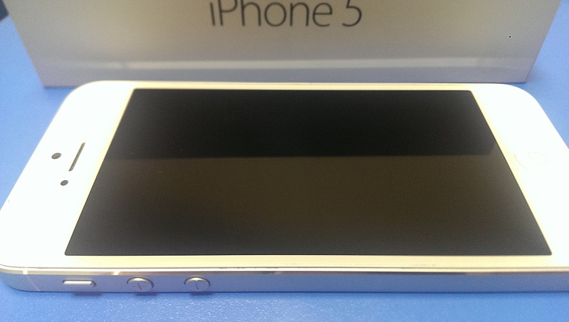1920 X 1085 399.6 Kb  Apple iPhone 5 White 32Gb  18000