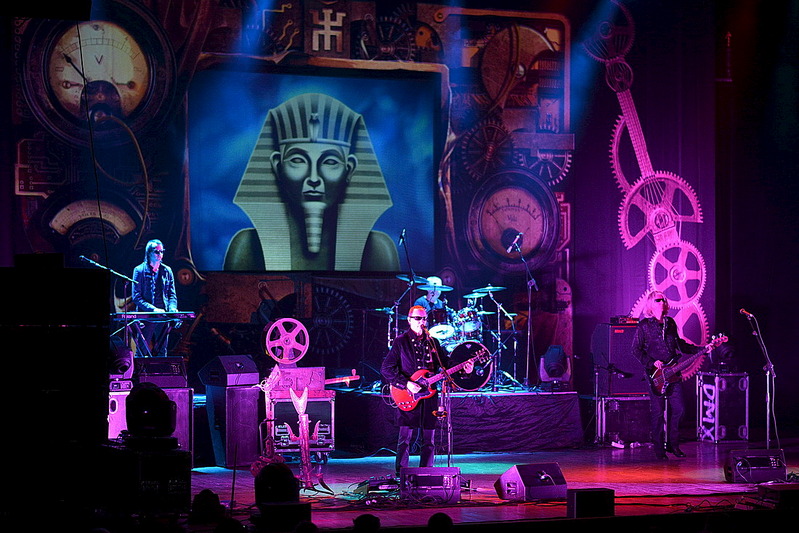 1100 X 734 348.4 Kb 2 : .     ' '!