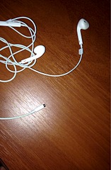 1536 X 2340 340.7 Kb   . earpods !