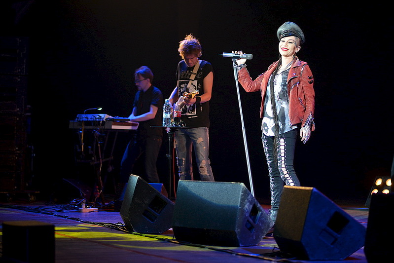 1100 X 734 234.6 Kb     ()