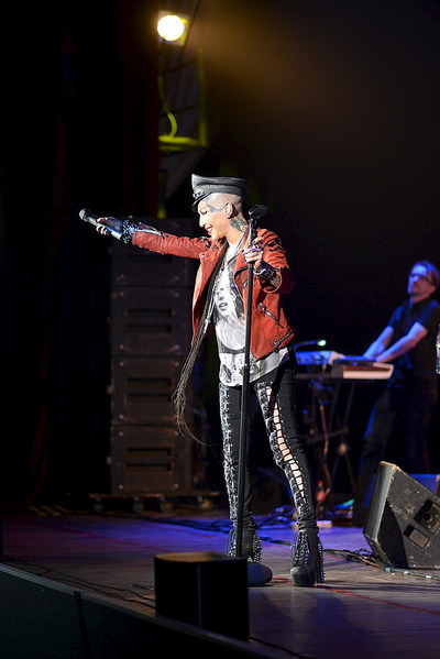 734 X 1100 230.2 Kb 1100 X 734 234.6 Kb     ()