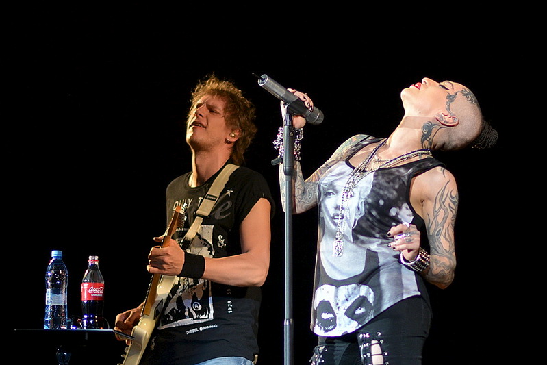 1100 X 734 254.6 Kb     ()