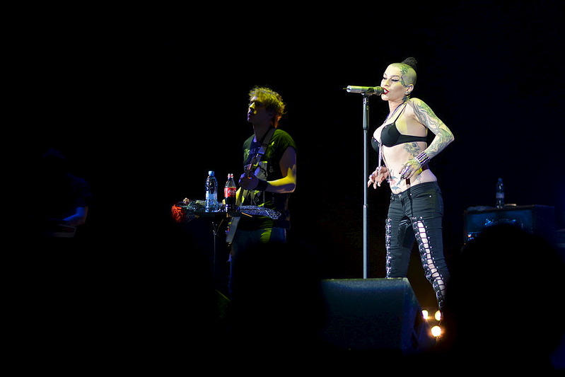 1100 X 734 155.7 Kb     ()