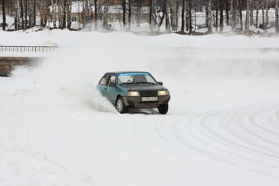 1200 X 800 312.9 Kb 01.03.2014. большие гонки г. Воткинск. (параллельные авто-мото гонки)