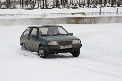 1200 X 800 306.4 Kb 1200 X 800 332.1 Kb 01.03.2014. большие гонки г. Воткинск. (параллельные авто-мото гонки)
