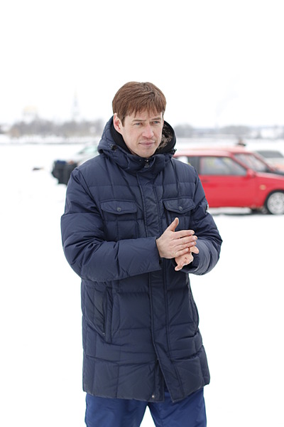 1920 X 2880 368.3 Kb 01.03.2014. большие гонки г. Воткинск. (параллельные авто-мото гонки)