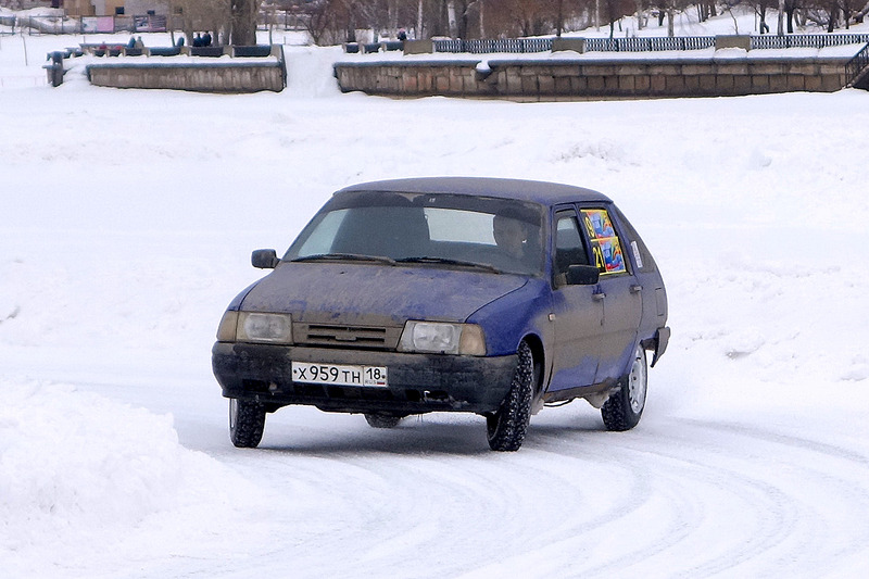 1280 X 853 294.2 Kb 1600 X 1066 376.4 Kb 01.03.2014. большие гонки г. Воткинск. (параллельные авто-мото гонки)