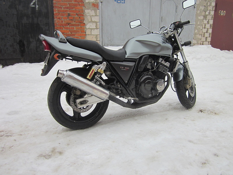 1920 X 1440 526.4 Kb Honda CB400SF Version S  