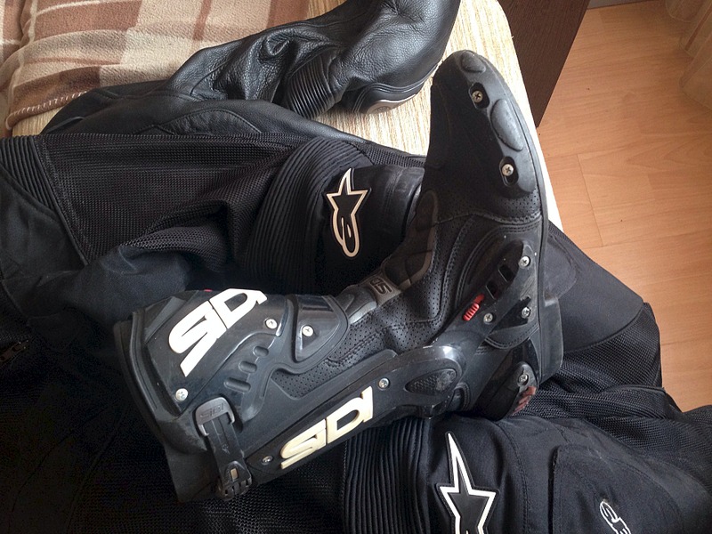 1920 X 1440 633.3 Kb  