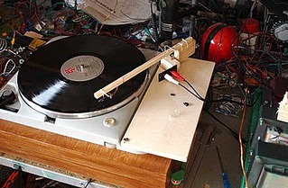 400 X 262 35.6 Kb 368 X 400 16.8 Kb     HI FI /