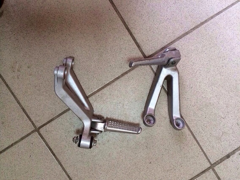 1136 X 852 301.8 Kb 852 X 1136 294.5 Kb    Honda F4i