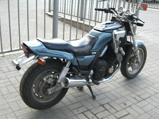 1920 X 1440 411.6 Kb    YAMAHA FZX 750