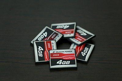 1920 X 1280 325.4 Kb  compact flash 4 gb 200x silicon power