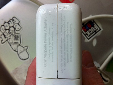 1920 X 1434 606.7 Kb 1920 X 1434 680.1 Kb   MacBook 60W .  .