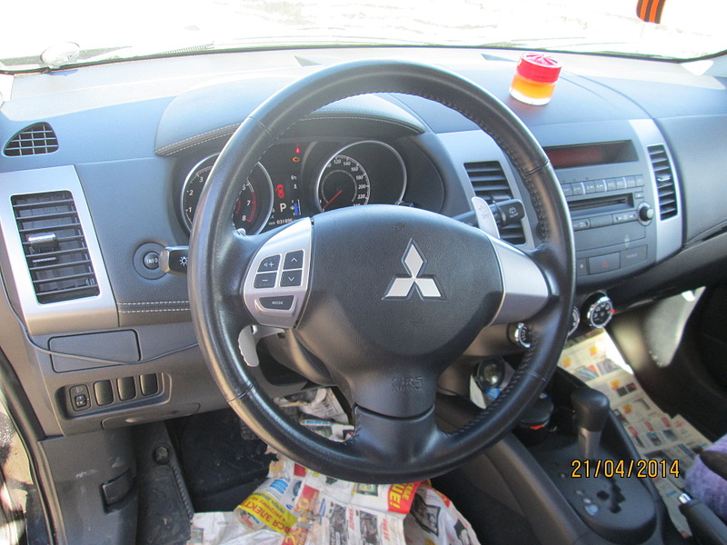 1920 X 1440 587.6 Kb Mitsubishi Outlander 2010 .