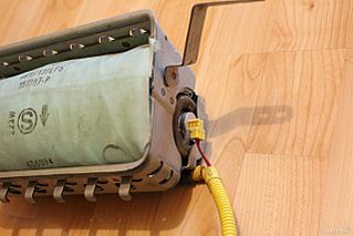 1280 X 853 119.6 Kb 1280 X 853 114.0 Kb 1280 X 853 117.3 Kb Toyota avensis Airbag ( )