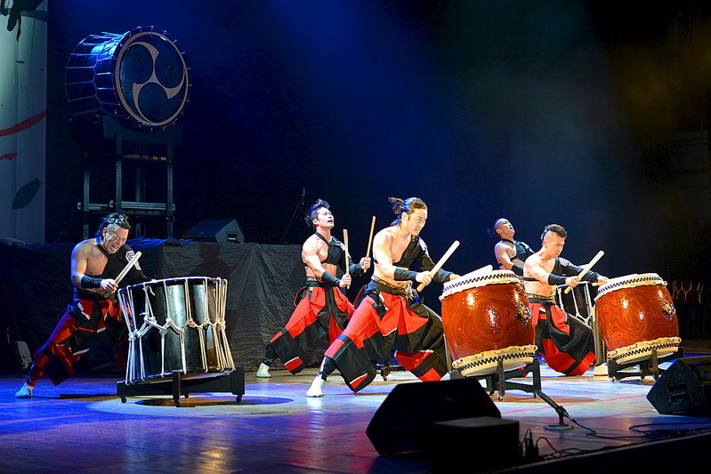 1100 X 734 322.7 Kb ' ' :  