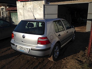1920 X 1440 634.1 Kb Volkswagen Golf 2003 .