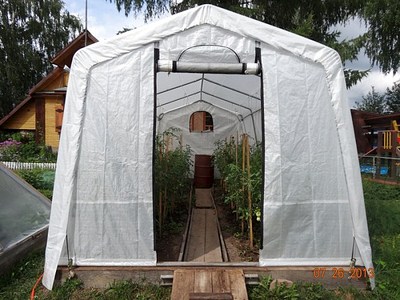 700 X 525 147.4 Kb 700 X 525 163.5 Kb 700 X 522  98.0 Kb     made in USA ()