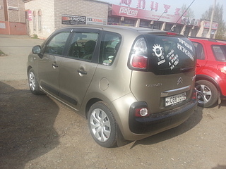 1920 X 1440 948.8 Kb Citroen C3 Picasso 2012 .
