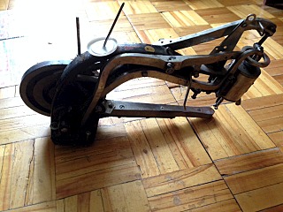 640 X 480 124.5 Kb 640 X 480 132.7 Kb Недорого, машинка для прошивки обуви.