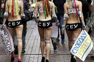 600 X 400 59.9 Kb 688 X 517 217.5 Kb 500 X 375 55.2 Kb 600 X 442 70.7 Kb 399 X 398 44.8 Kb Где в Ижевске раздают Украинские ленточки?