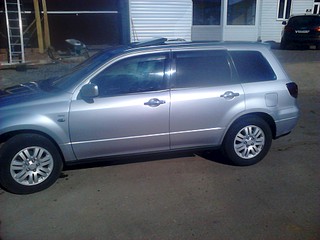 1920 X 1440 343.3 Kb Mitsubishi Outlander 2001 г.
