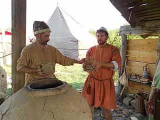 1280 X 960 248.8 Kb 1280 X 856 235.9 Kb v фестиваль 'путешествие в прошлое: боевые искусства, ремесла, забавы' . самара.