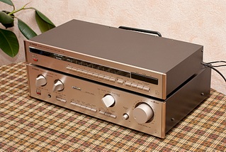 1920 X 1285 1006.0 Kb   Luxman L-210 + Luxman T-230