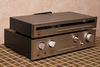1920 X 1285 832.2 Kb   Luxman L-210 + Luxman T-230